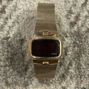 Vintage 1970s Pulsar P214k Filled Time Computer Watch